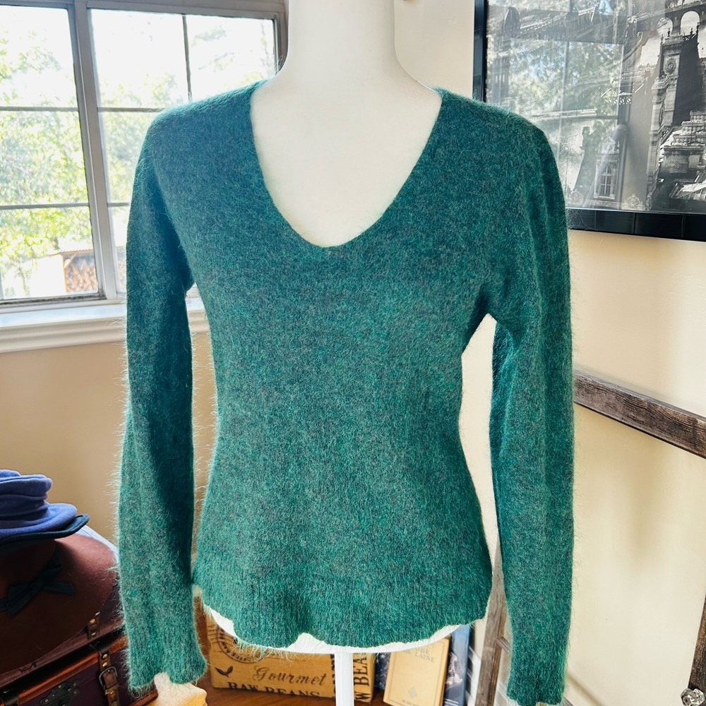 Merino wool green Italian sweater. Size medium.